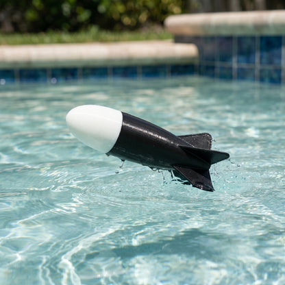 Torpedo Hueco para Piscina en uso