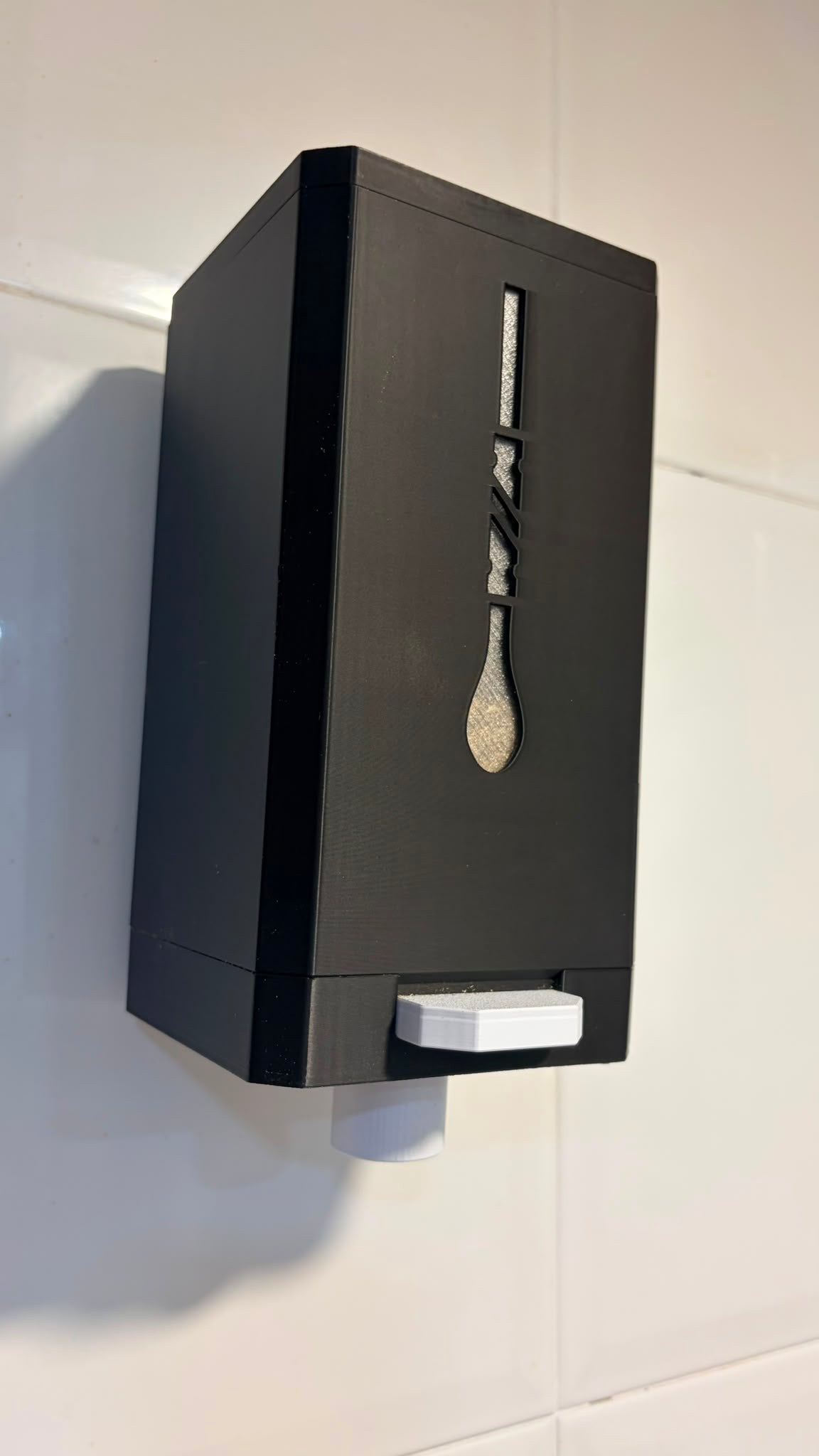 Dispenser de yerba Totesti con dosificador, vista en perspectiva