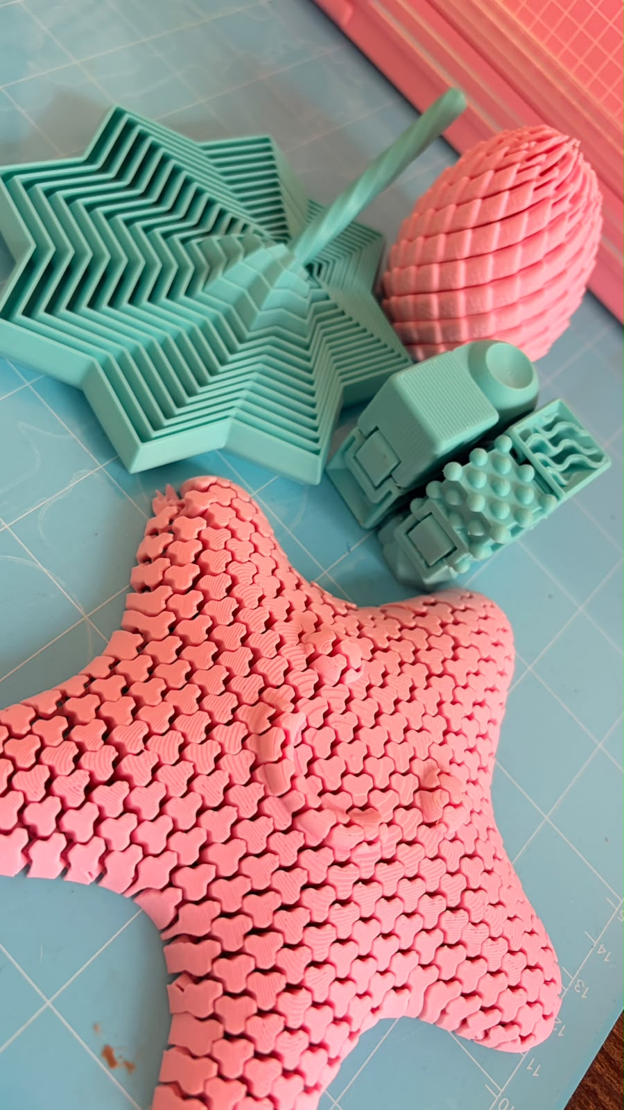 Kit Sensorial Totesti, fotografía real de los cuatro fidgets