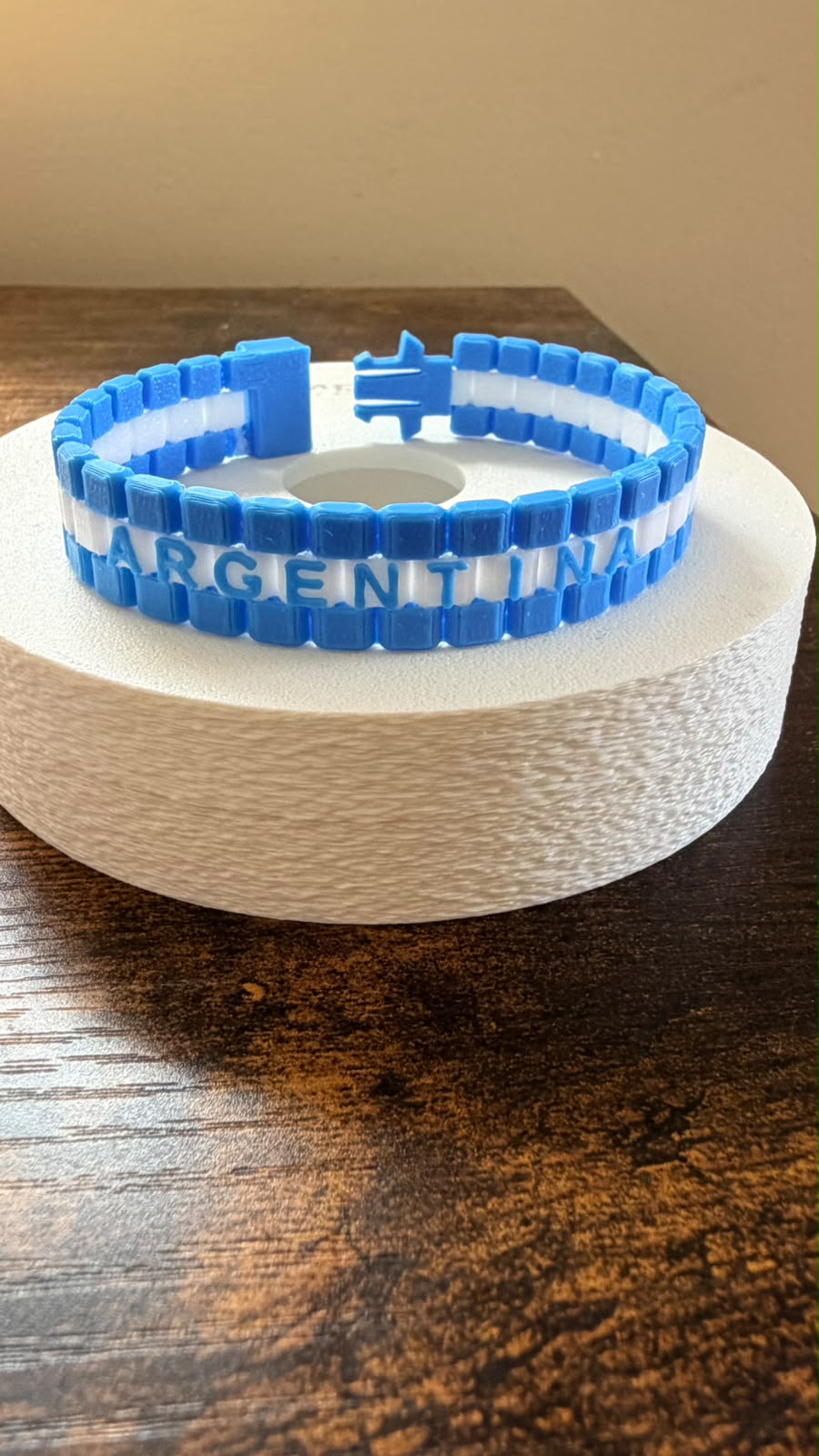 Pulsera brazalete argentina Totesti celeste y blanca con texto Argentina