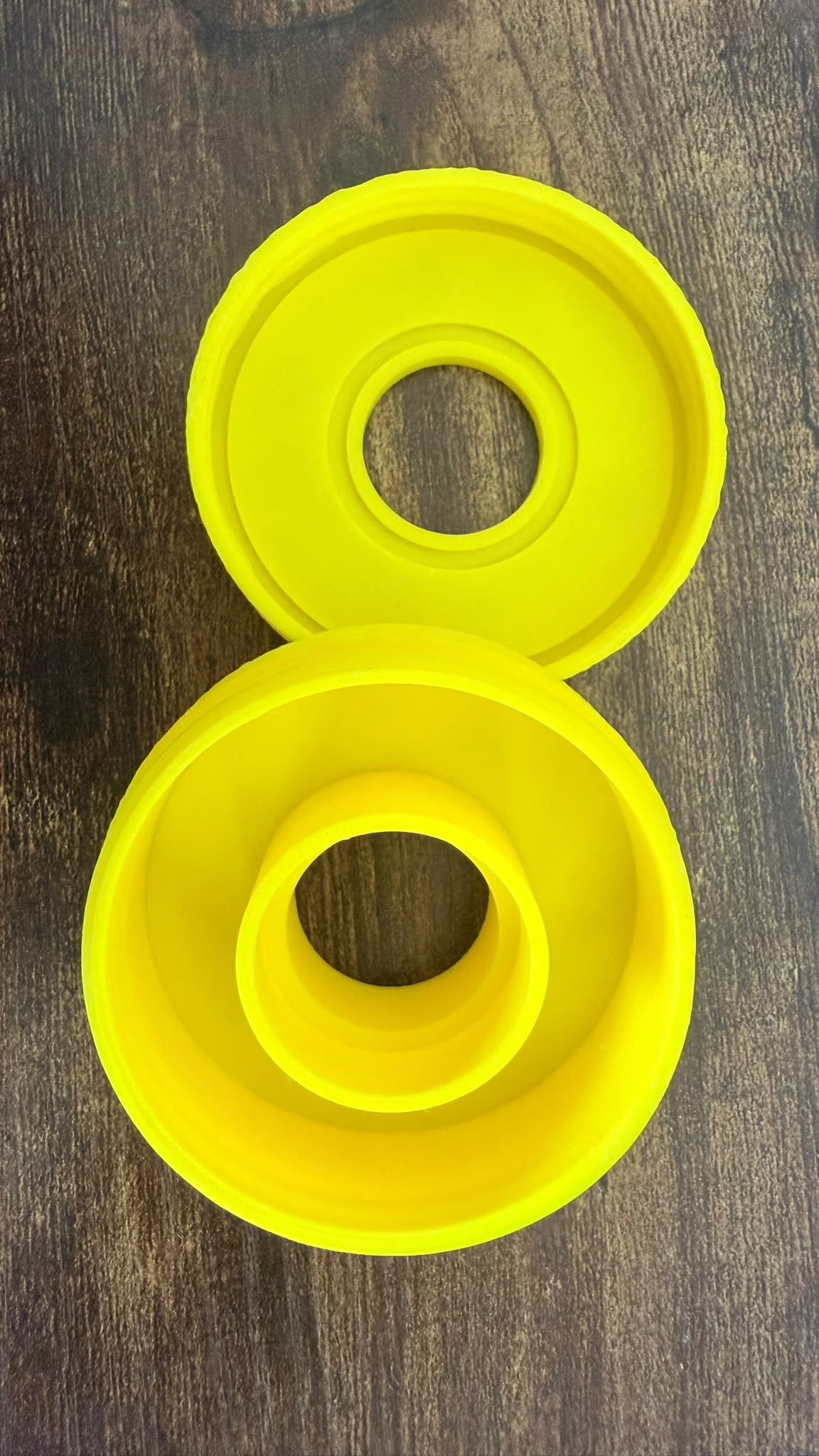 Tejo Totesti Pro a rosca amarillo abierto