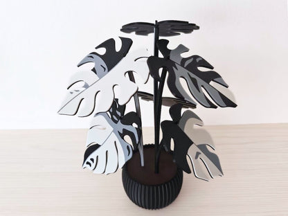 Monstera Black & white con maceta negra